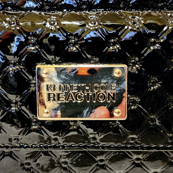 Kenneth Cole Reaction Wristlet Clutch Purse Wallet Black Diamond Pattern Glossy - Picture 4 of 5